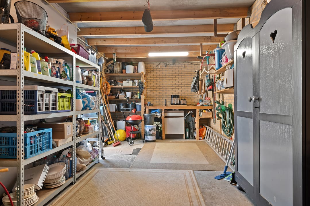 Spacious Semi-Detached Family Home with Sunny Southeast-Facing Garden — 28