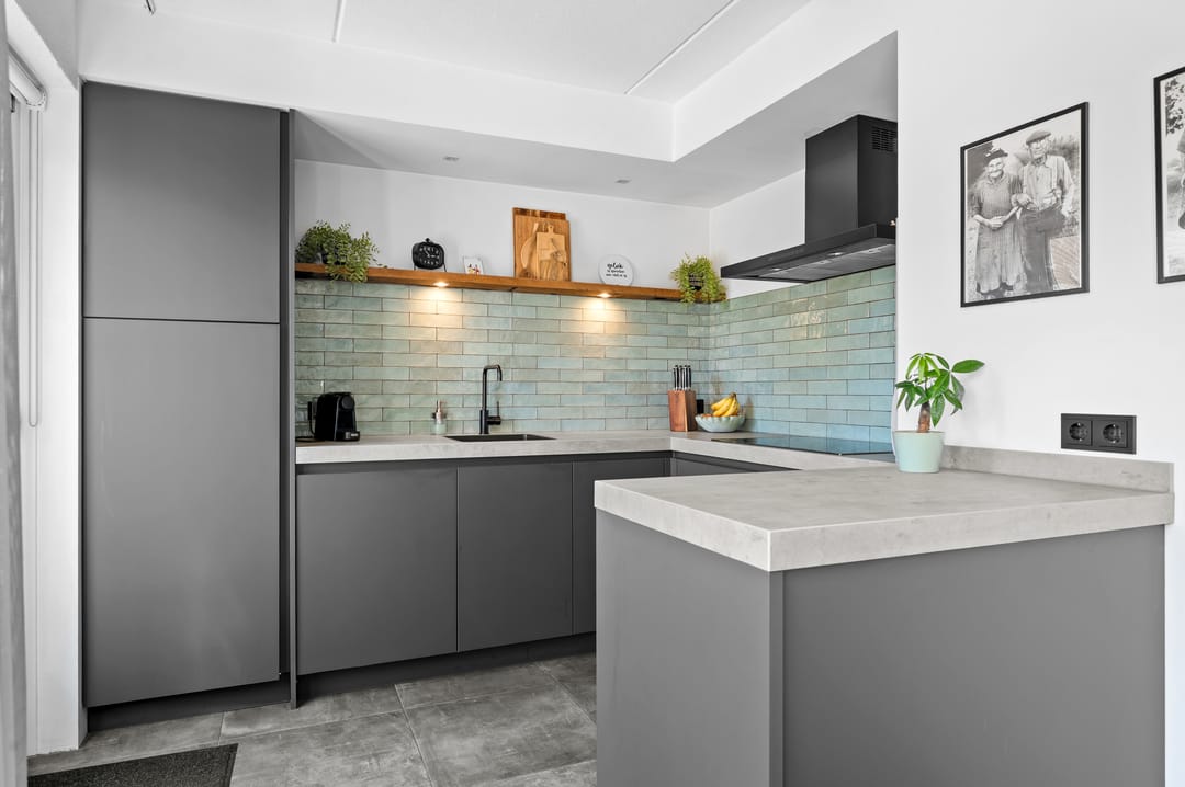 Spacious Semi-Detached Family Home with Sunny Southeast-Facing Garden — 7