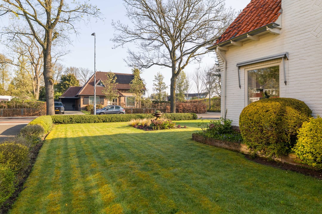 Photo 46 of Burgemeester van der Feltzweg 14