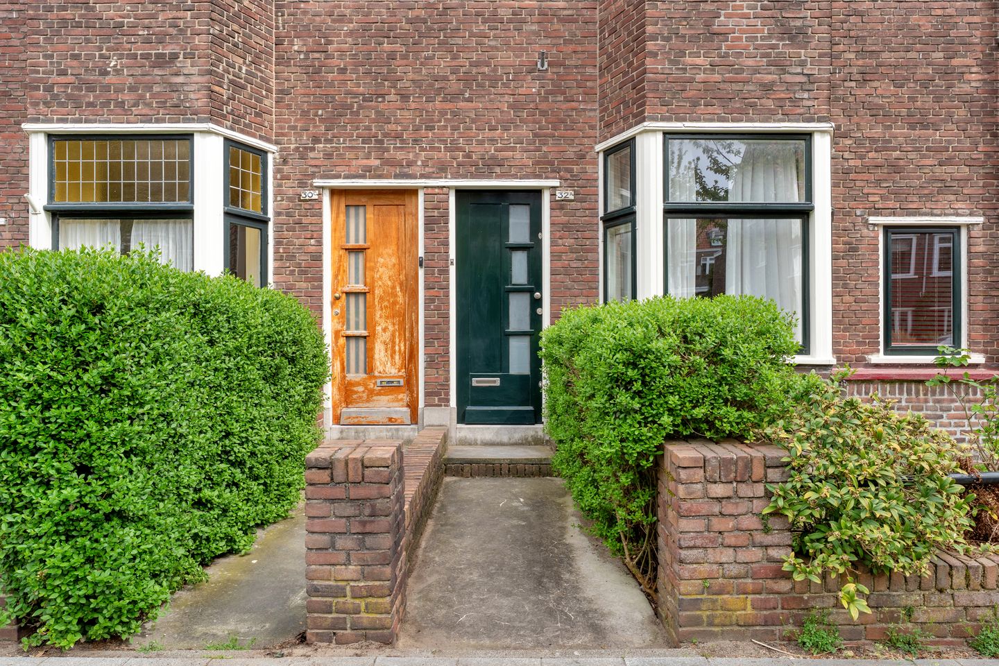 Light and Characterful Apartment with En Suite Doors and Two Balconies — 34