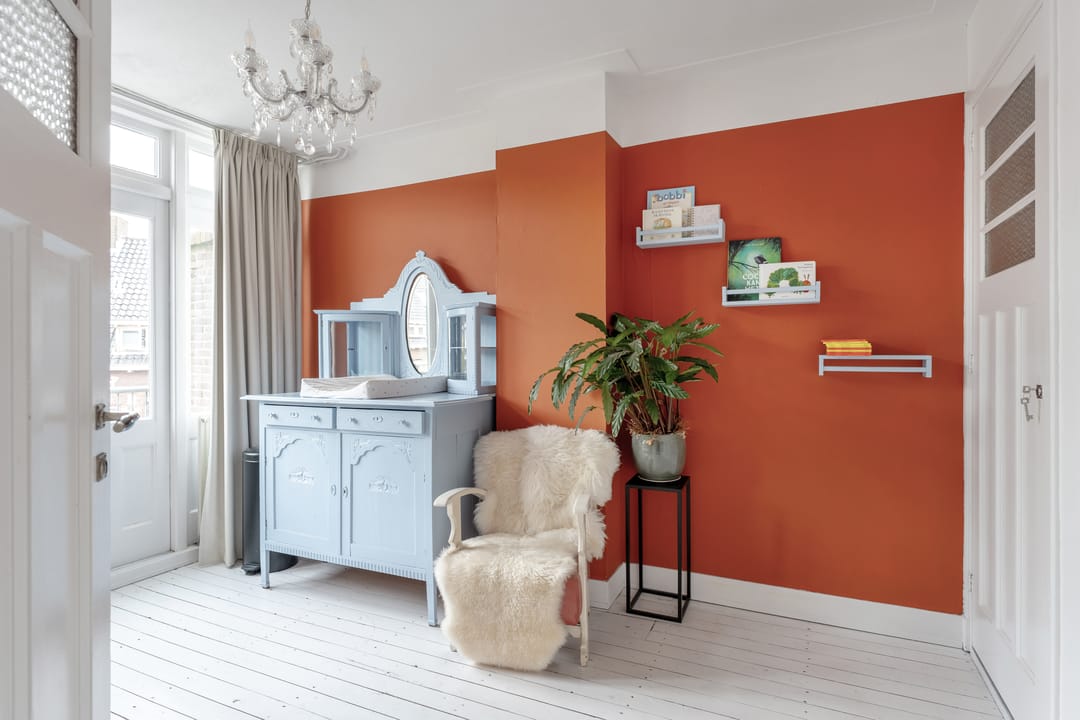 Light and Characterful Apartment with En Suite Doors and Two Balconies — 26