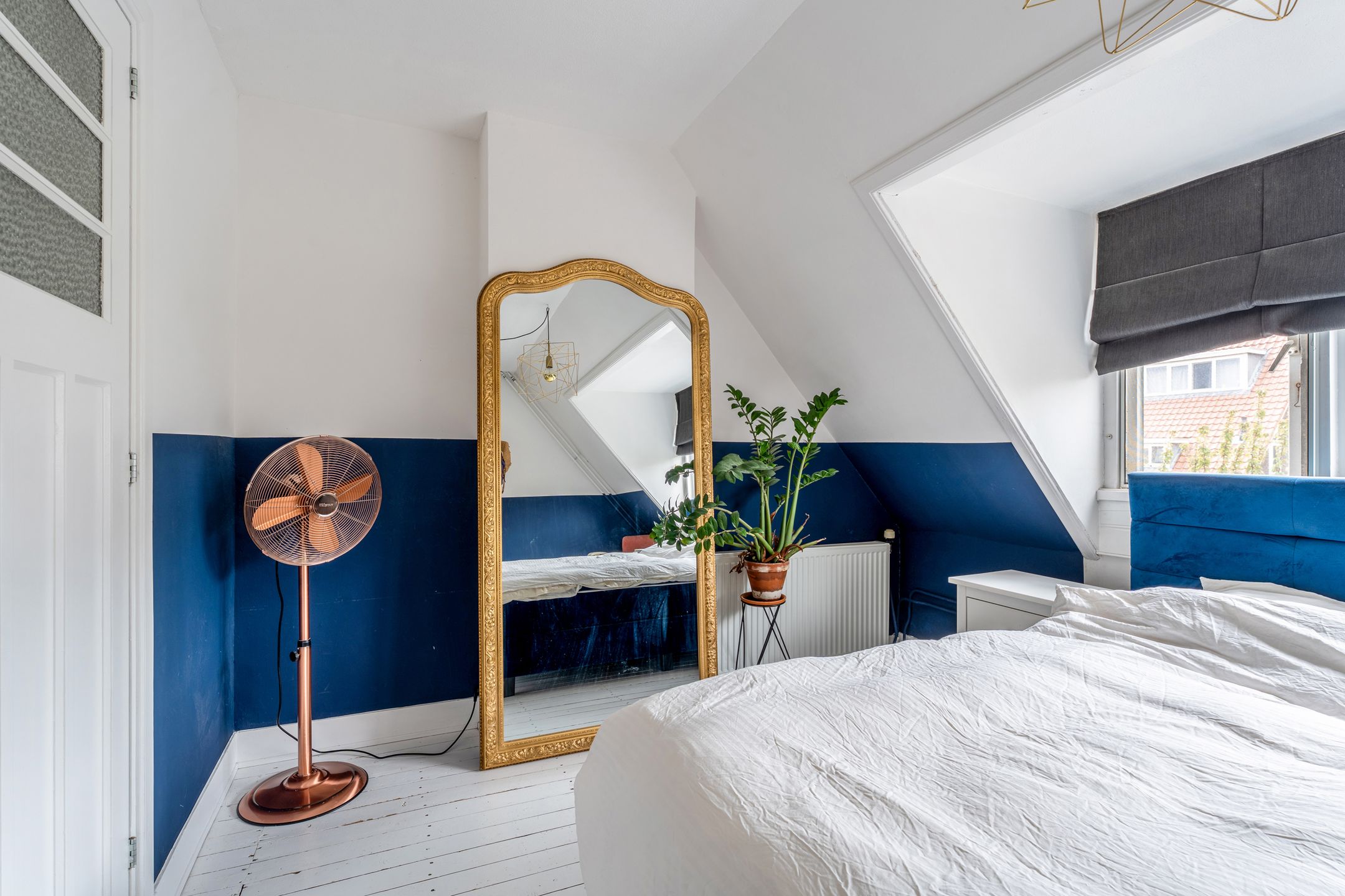 Light and Characterful Apartment with En Suite Doors and Two Balconies — 21