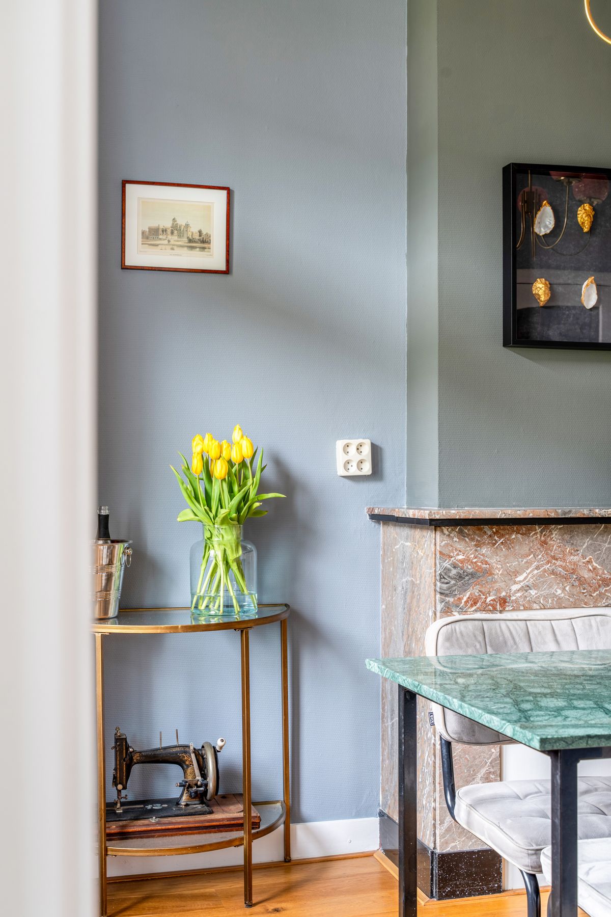 Light and Characterful Apartment with En Suite Doors and Two Balconies — 14