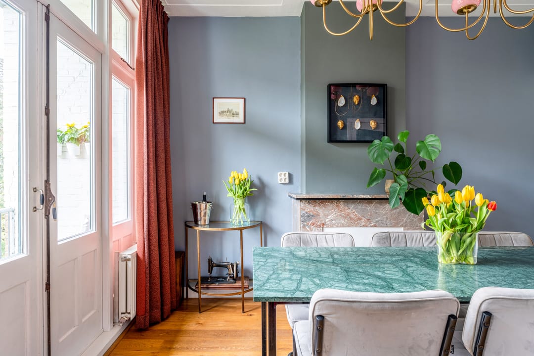 Light and Characterful Apartment with En Suite Doors and Two Balconies — 13