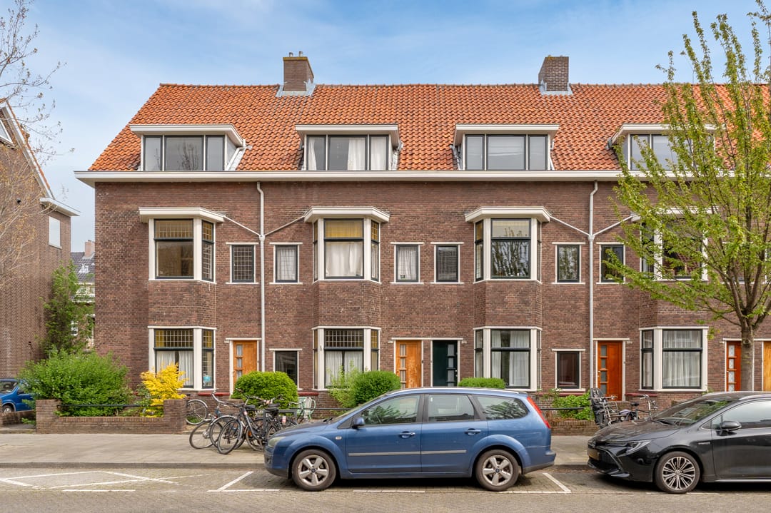 Light and Characterful Apartment with En Suite Doors and Two Balconies — 37
