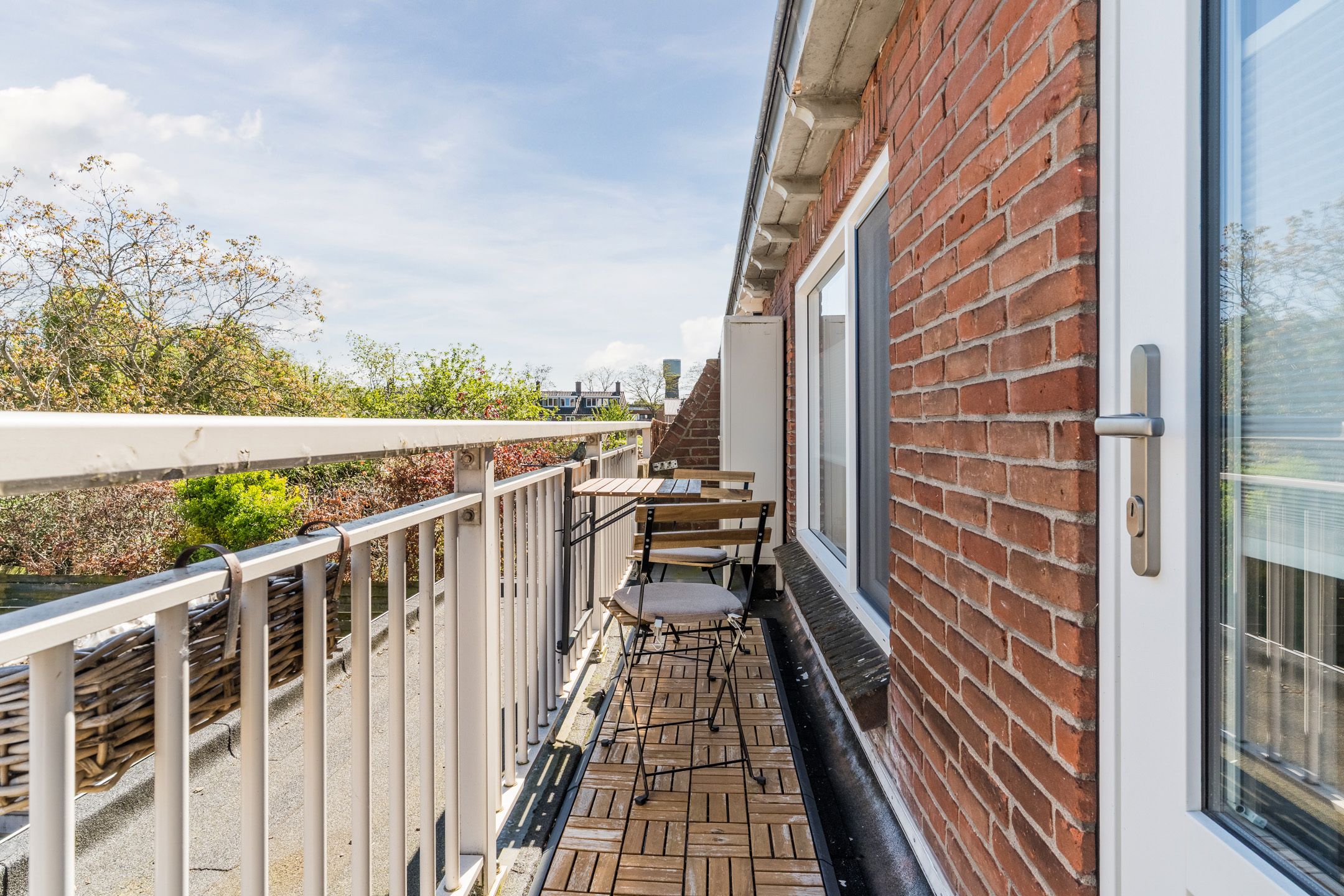 Charming Upper Apartment with Balcony Near Culemborg Centre — 15