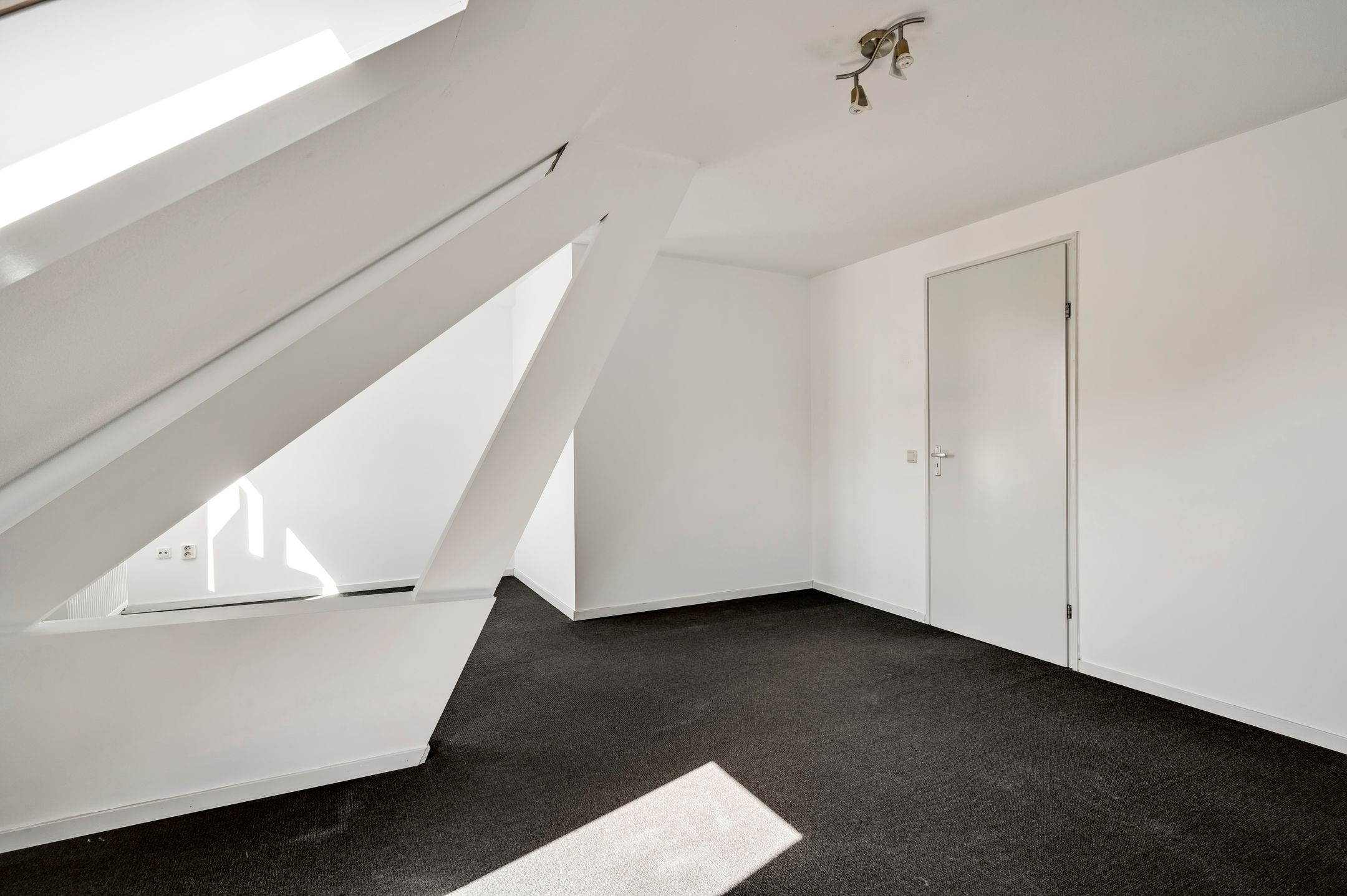 Photo 18 of Minderbroederssingel 23-B