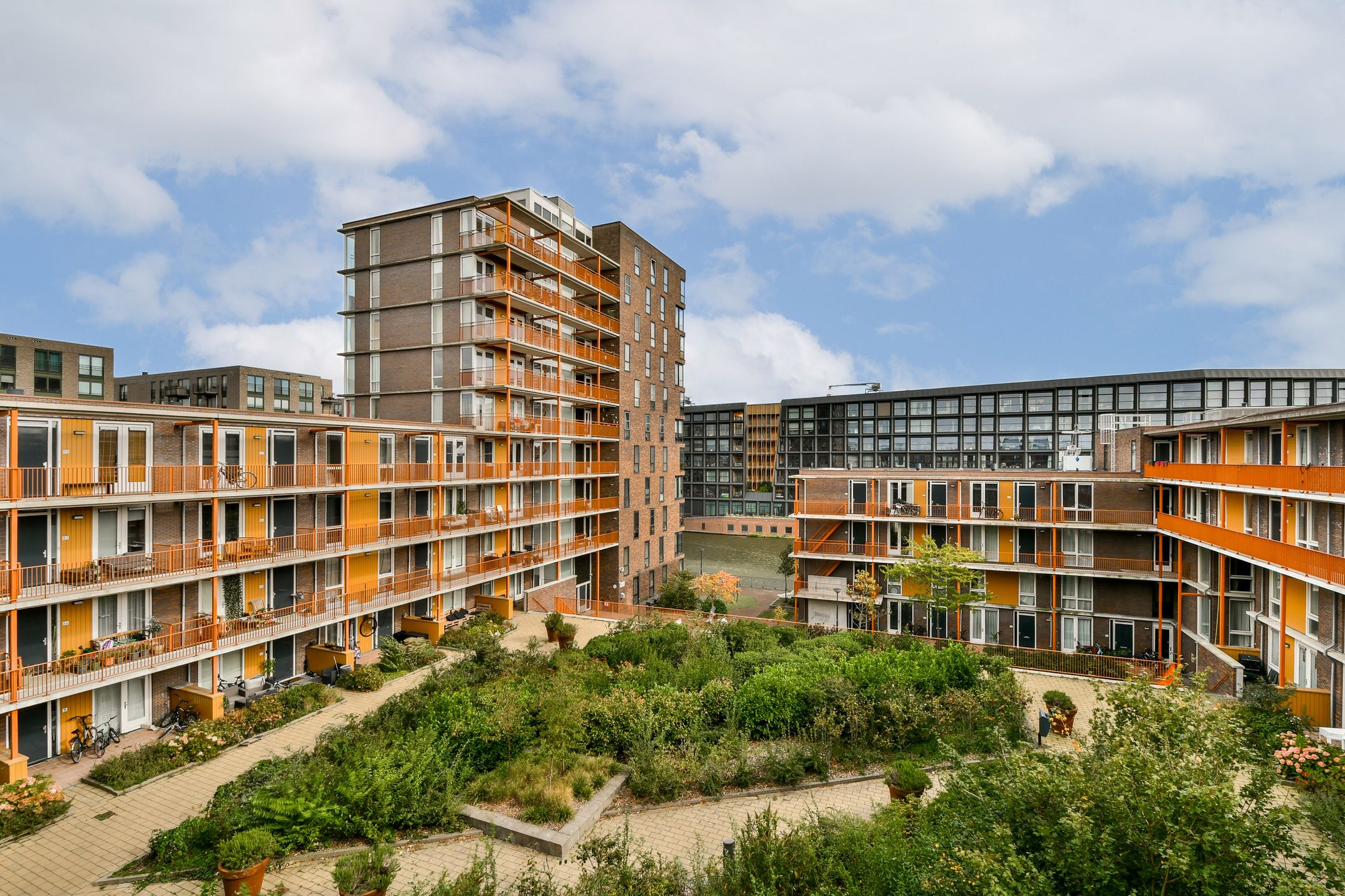 Photo 18 of Erich Salomonstraat 661