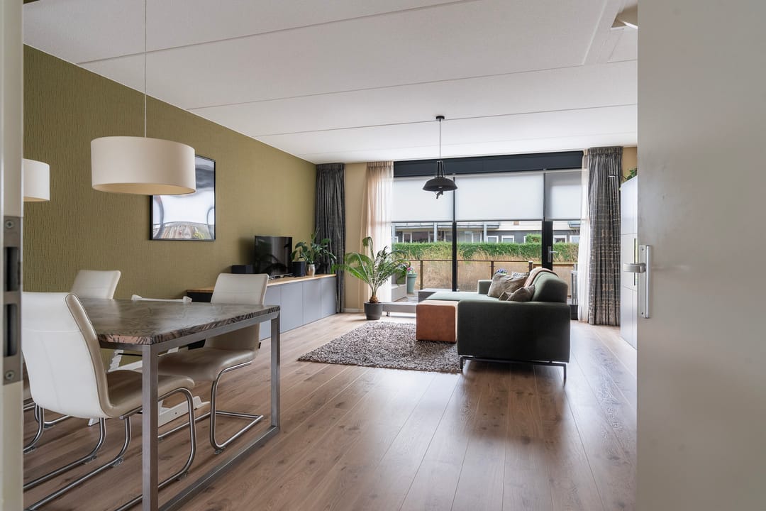 Modern terraced home with private dock on open waterway — 17