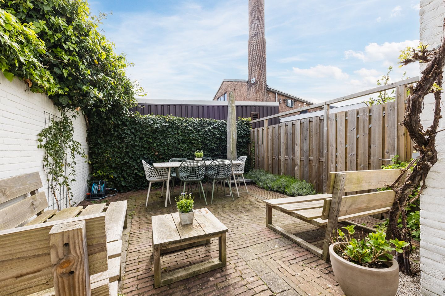 Turnkey Character Home with Sunny South-Facing Garden in Leiden — 25