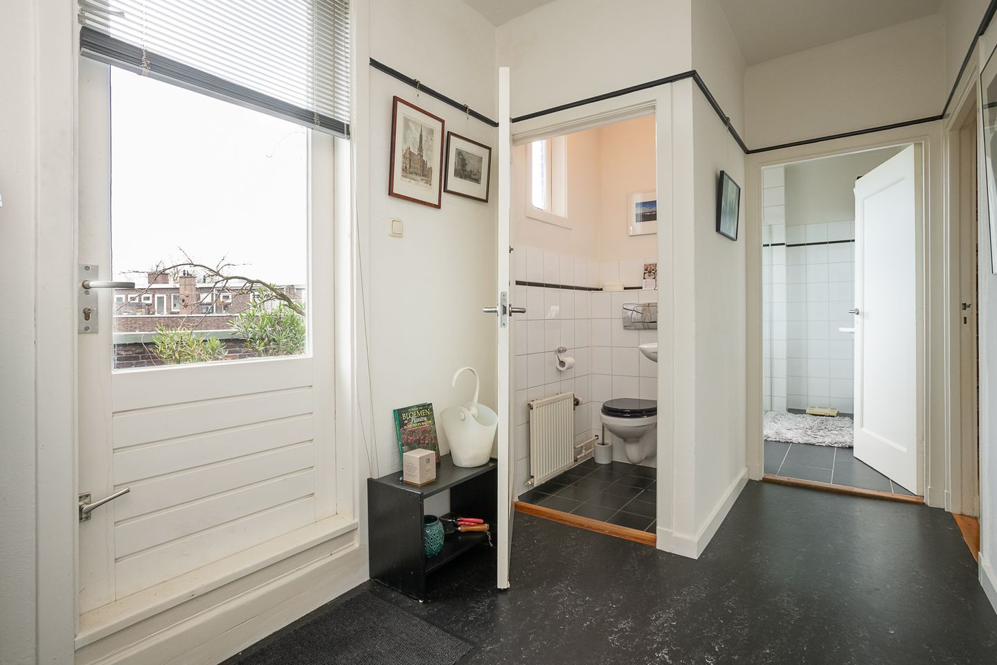 Spacious 1930s Upper Apartment with Large Sunny Terrace in Rotterdam Centre-West — 34
