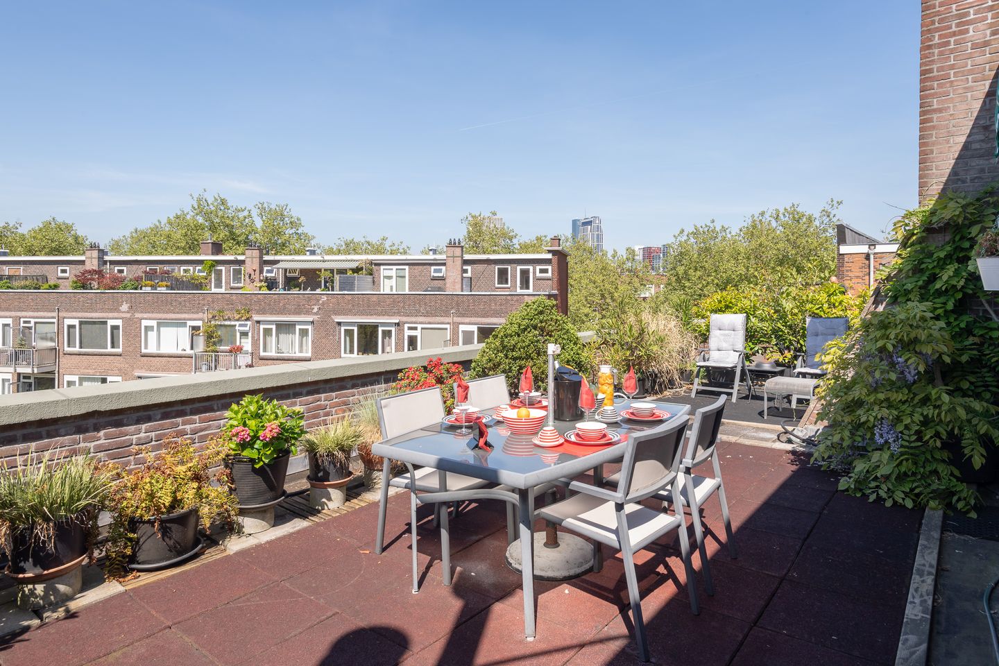 Spacious 1930s Upper Apartment with Large Sunny Terrace in Rotterdam Centre-West — 25