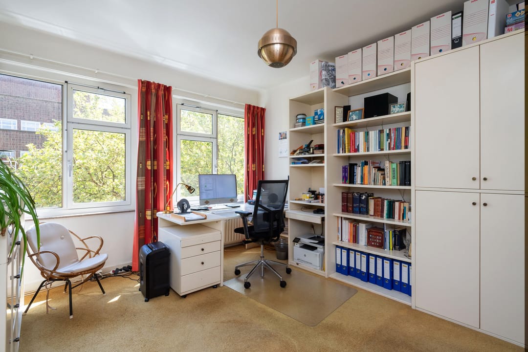 Spacious 1930s Upper Apartment with Large Sunny Terrace in Rotterdam Centre-West — 22
