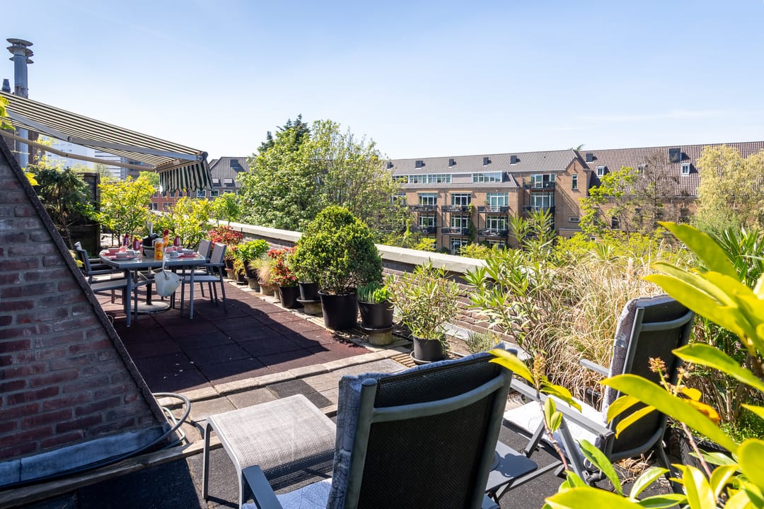 Spacious 1930s Upper Apartment with Large Sunny Terrace in Rotterdam Centre-West — 23