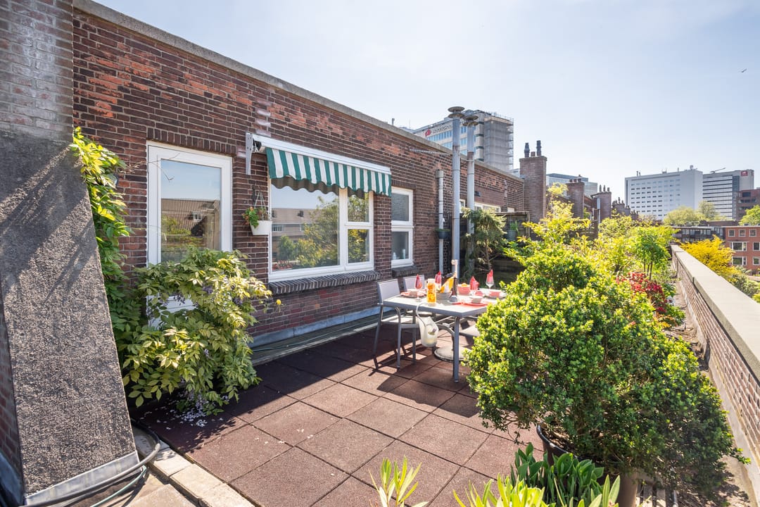 Spacious 1930s Upper Apartment with Large Sunny Terrace in Rotterdam Centre-West — 26