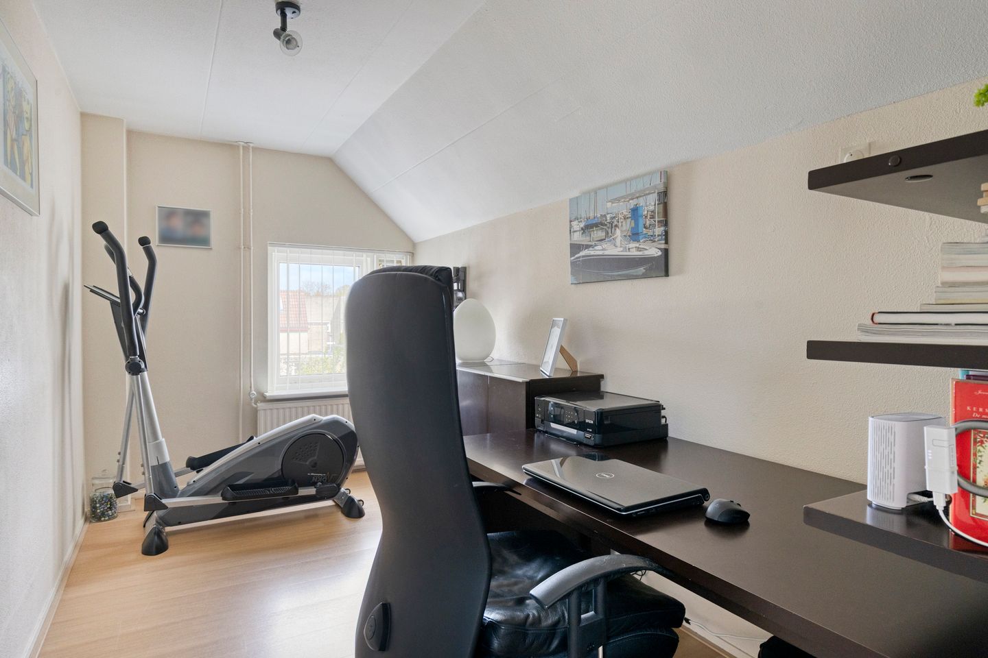 Spacious Split-Level Family Home with Garage in Castricum — 19