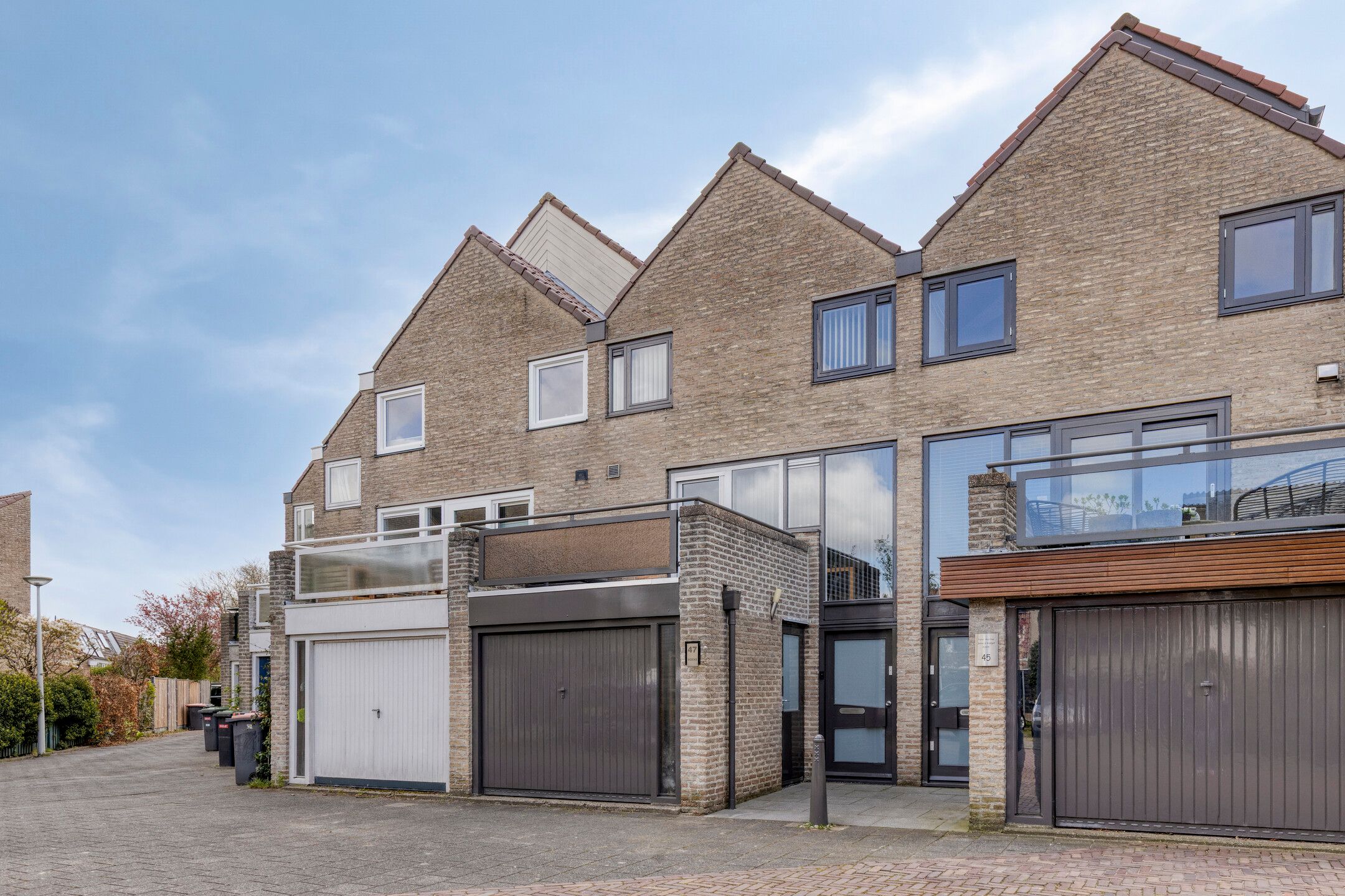 Spacious Split-Level Family Home with Garage in Castricum — 30