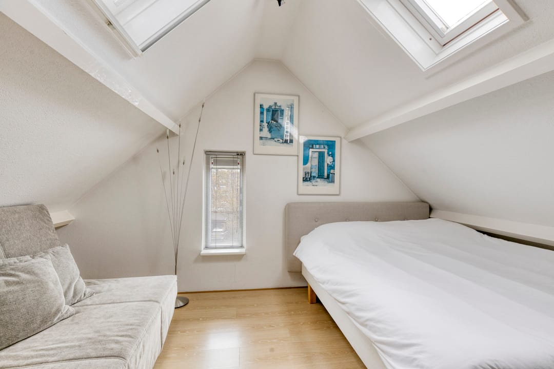 Spacious Split-Level Family Home with Garage in Castricum — 22