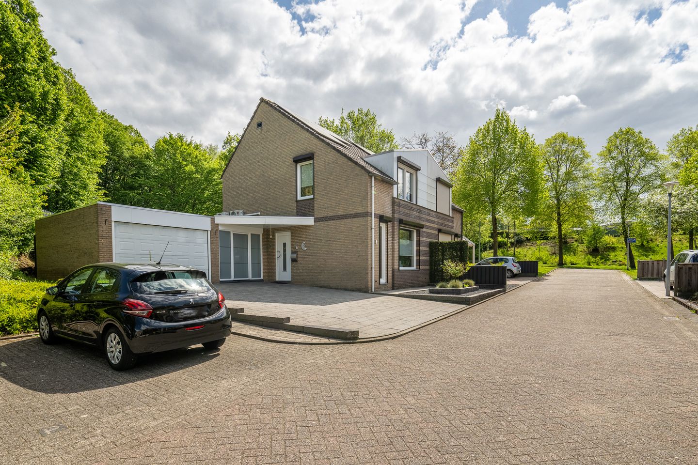 Photo 29 of Bloemenstraat 4