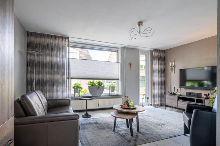 Foto 3 van Bloemenstraat 4