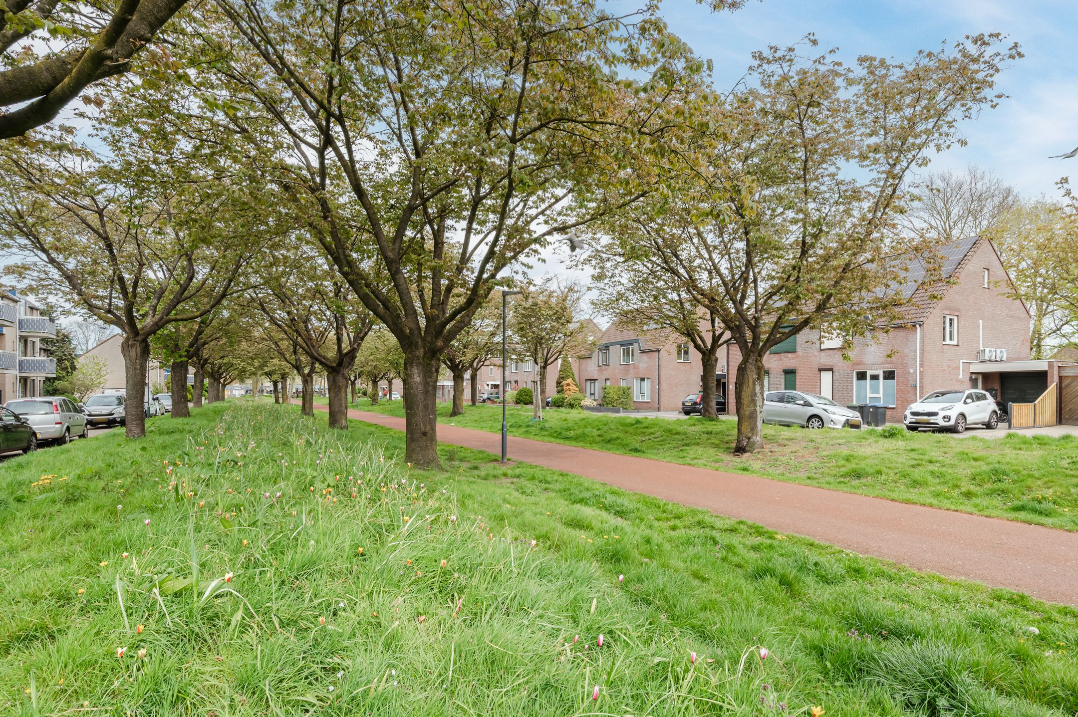 Move-in Ready Family Home with 4 Bedrooms and Covered Terrace in Popular Brouwhuis — 24