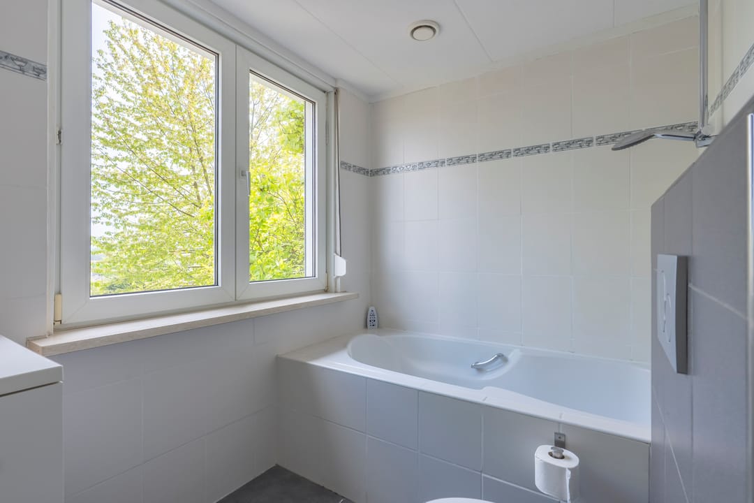 Spacious Corner Home with Garden and Large Garage in Quiet Hoensbroek Street — 17