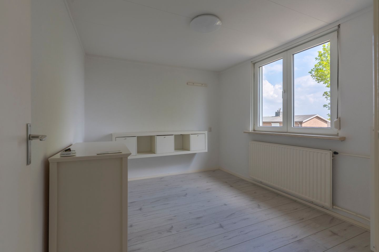 Spacious Corner Home with Garden and Large Garage in Quiet Hoensbroek Street — 14
