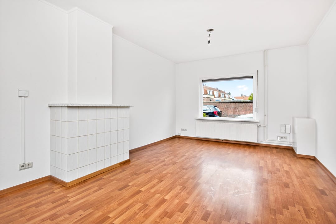 Photo 11 of Kamillestraat 33