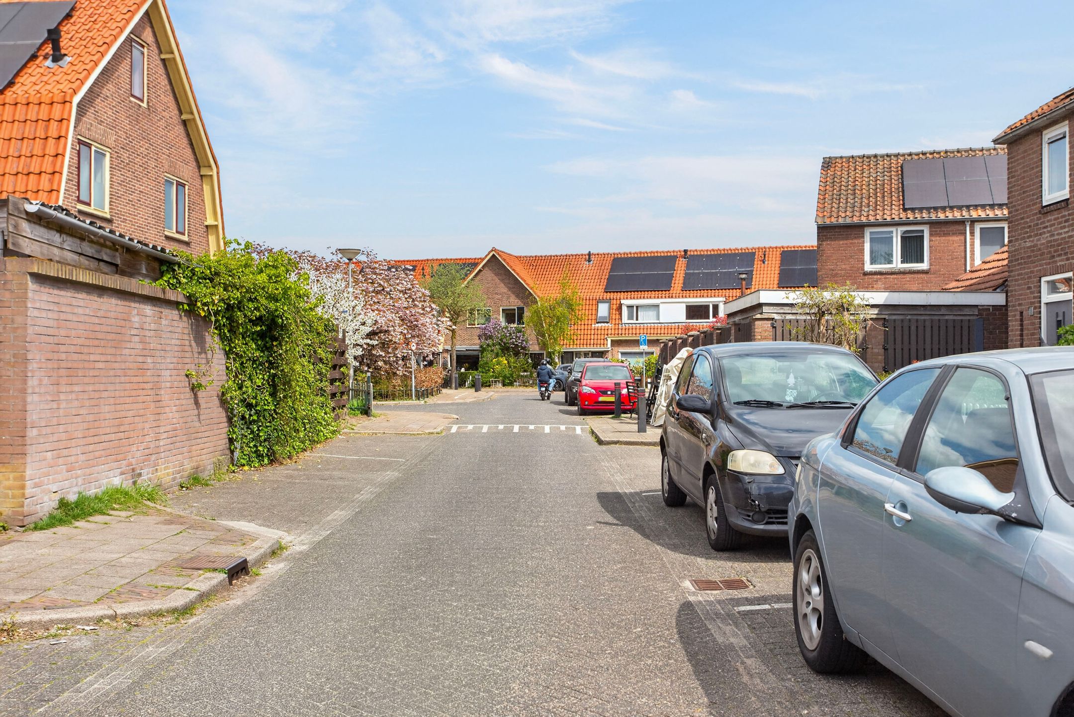 Photo 6 of Kamillestraat 33