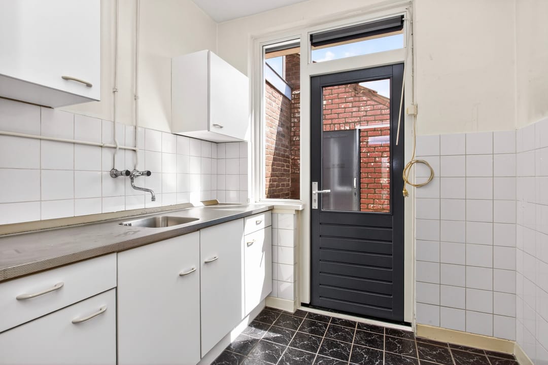 Photo 13 of Kamillestraat 33