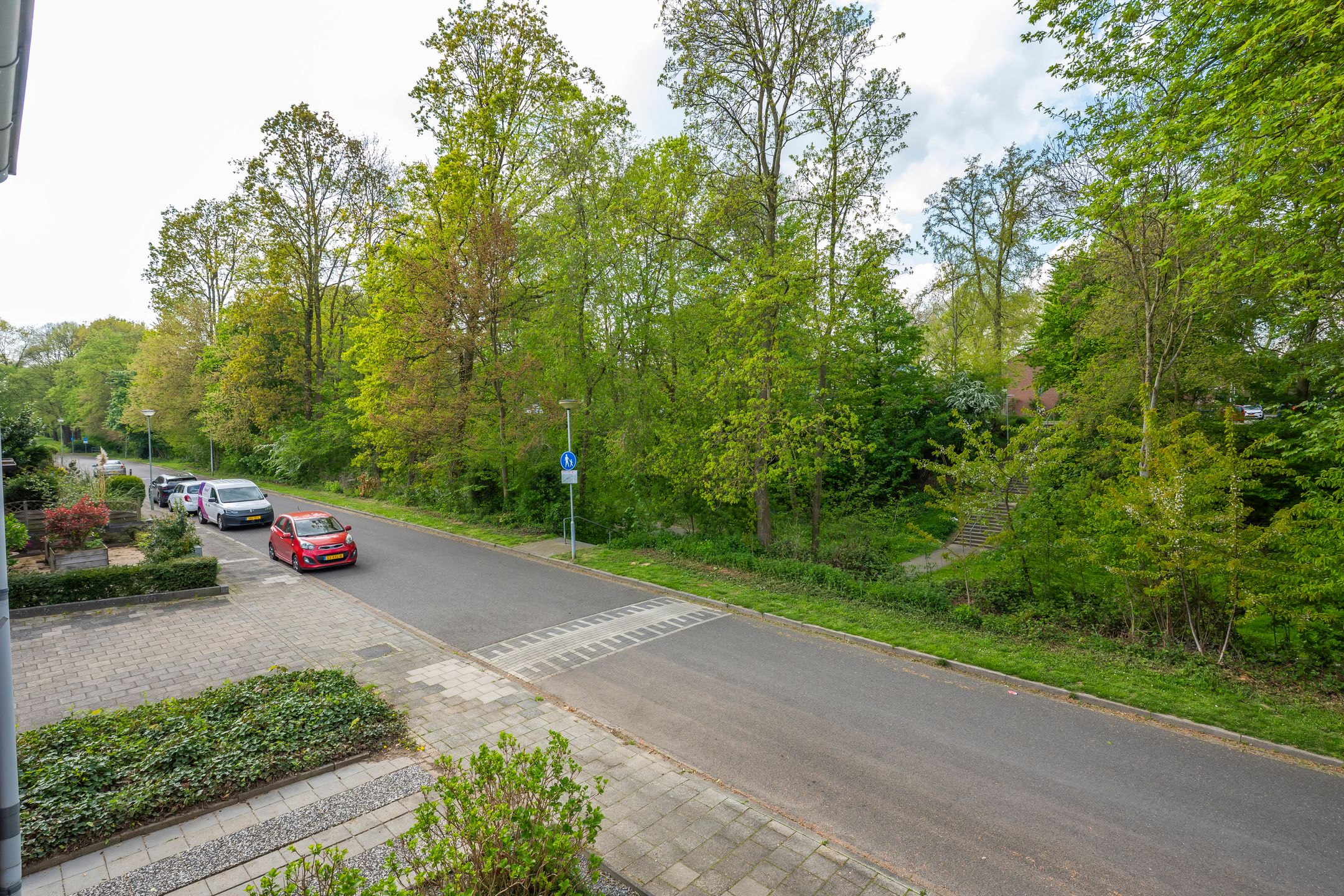 Spacious Corner Home with Garden and Large Garage in Quiet Hoensbroek Street — 24
