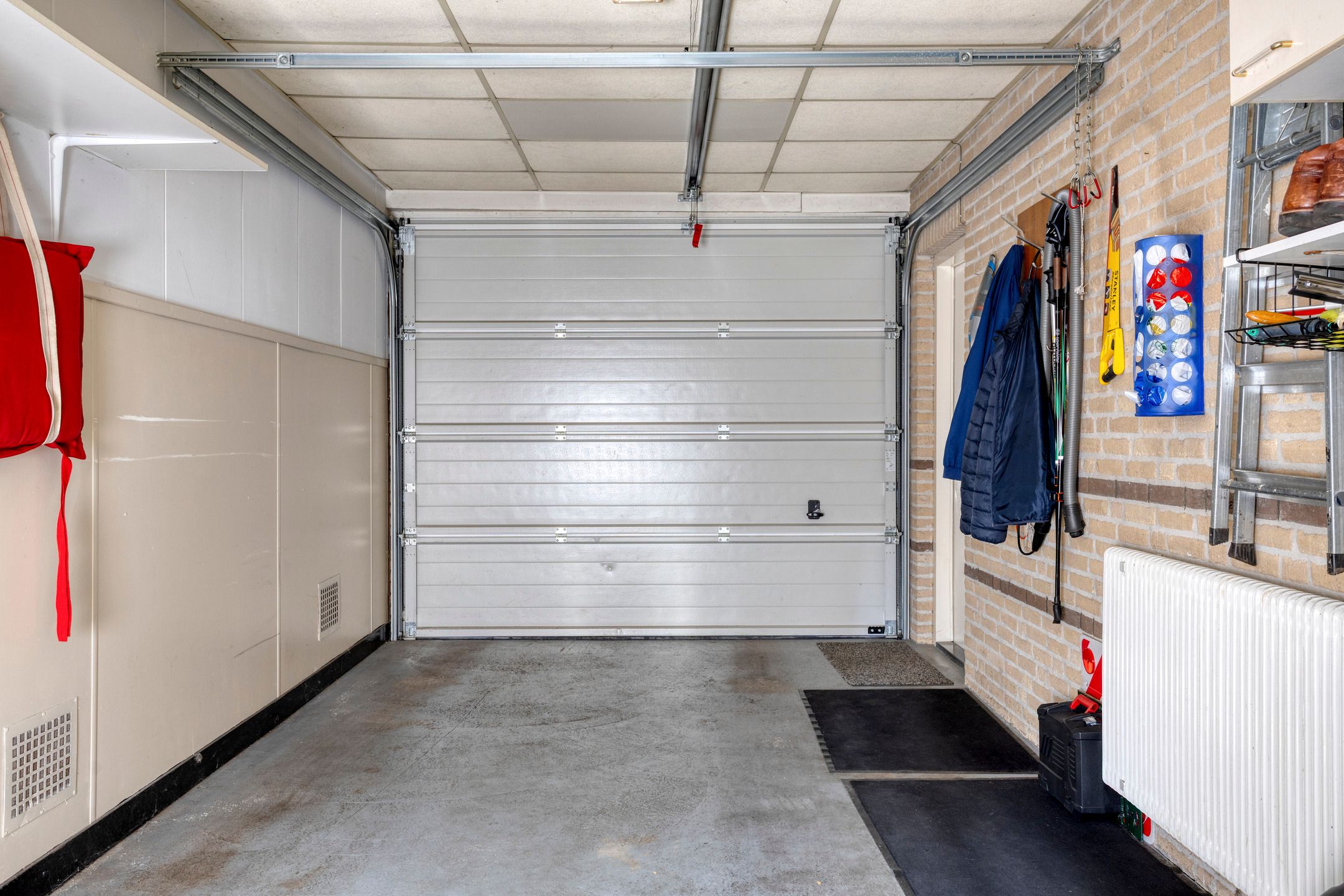 Spacious Family Home with Garage in Quiet Enschede-Noord — 18