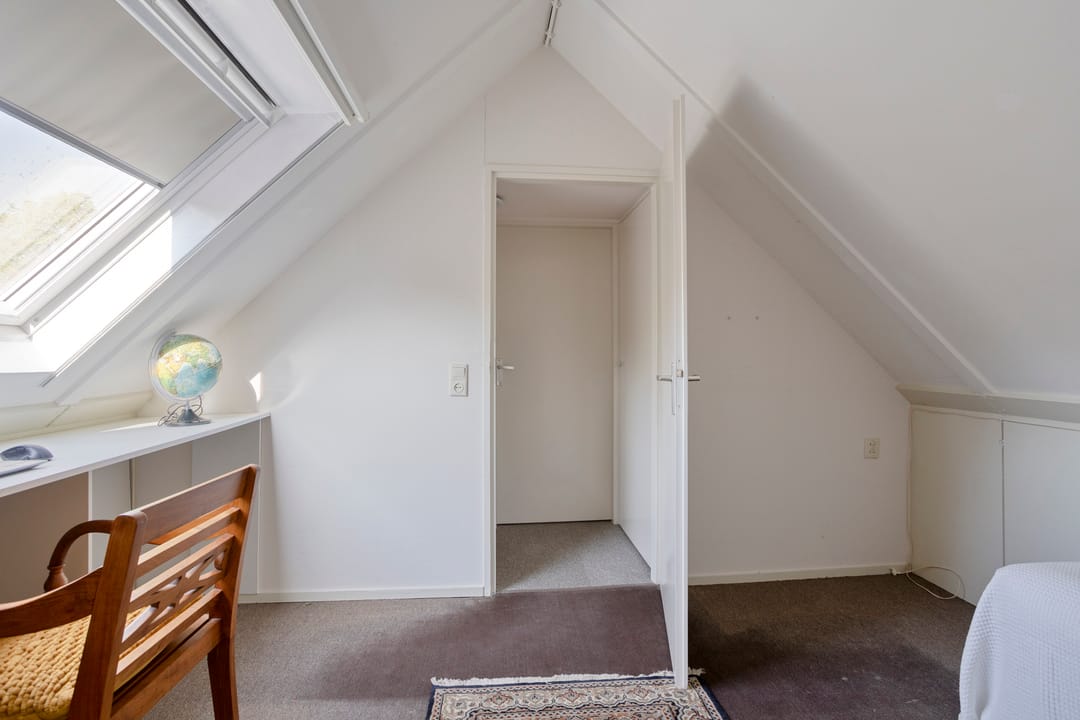 Spacious Family Home with Garage in Quiet Enschede-Noord — 31