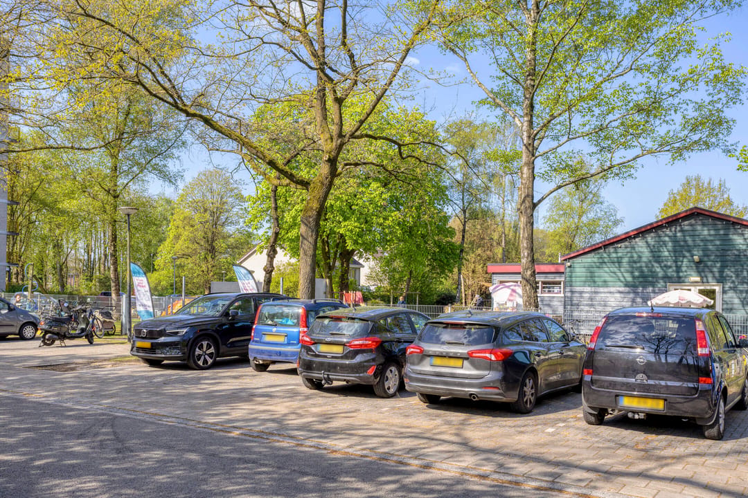 Spacious Family Home with Garage in Quiet Enschede-Noord — 43