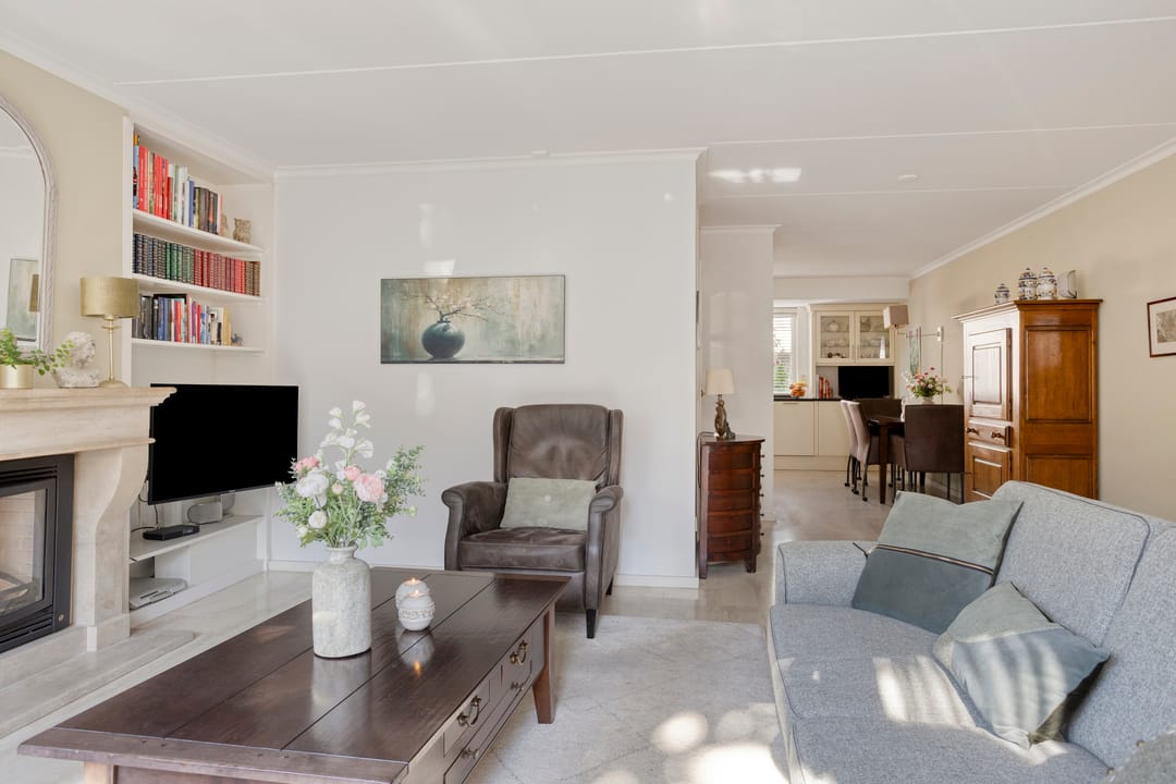 Spacious Family Home with Garage in Quiet Enschede-Noord — 11