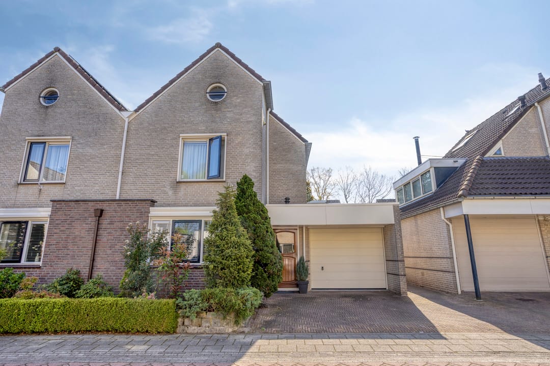 Spacious Family Home with Garage in Quiet Enschede-Noord — 7