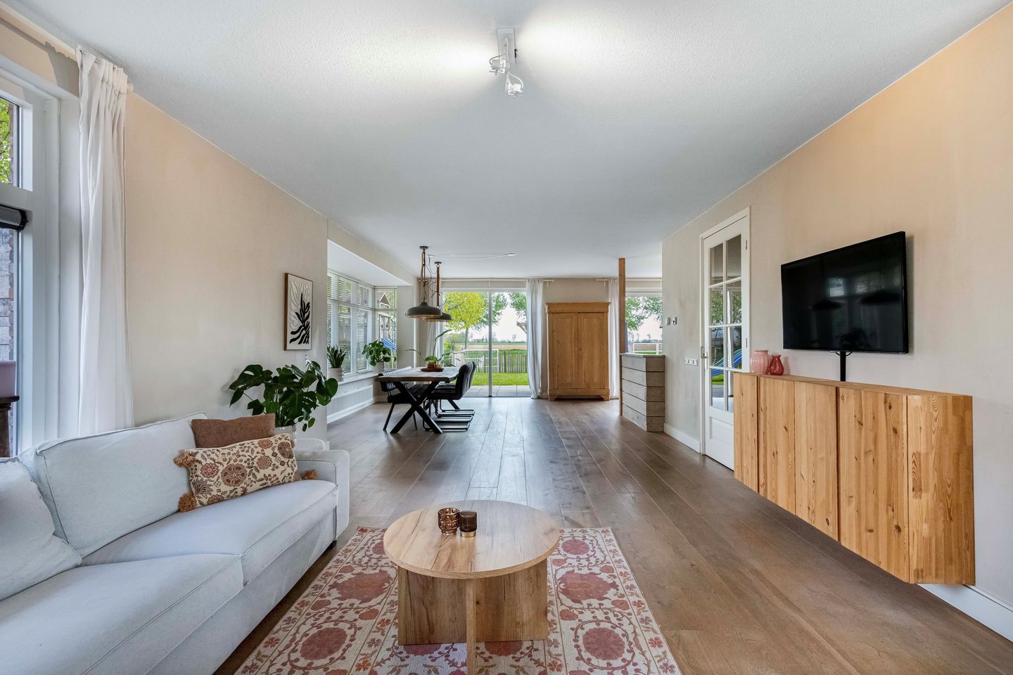 Photo 19 of John Daltonhage 8