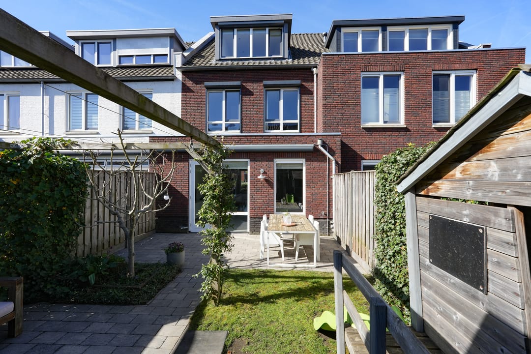 Modern terraced house with 5 bedrooms in Lent — 32