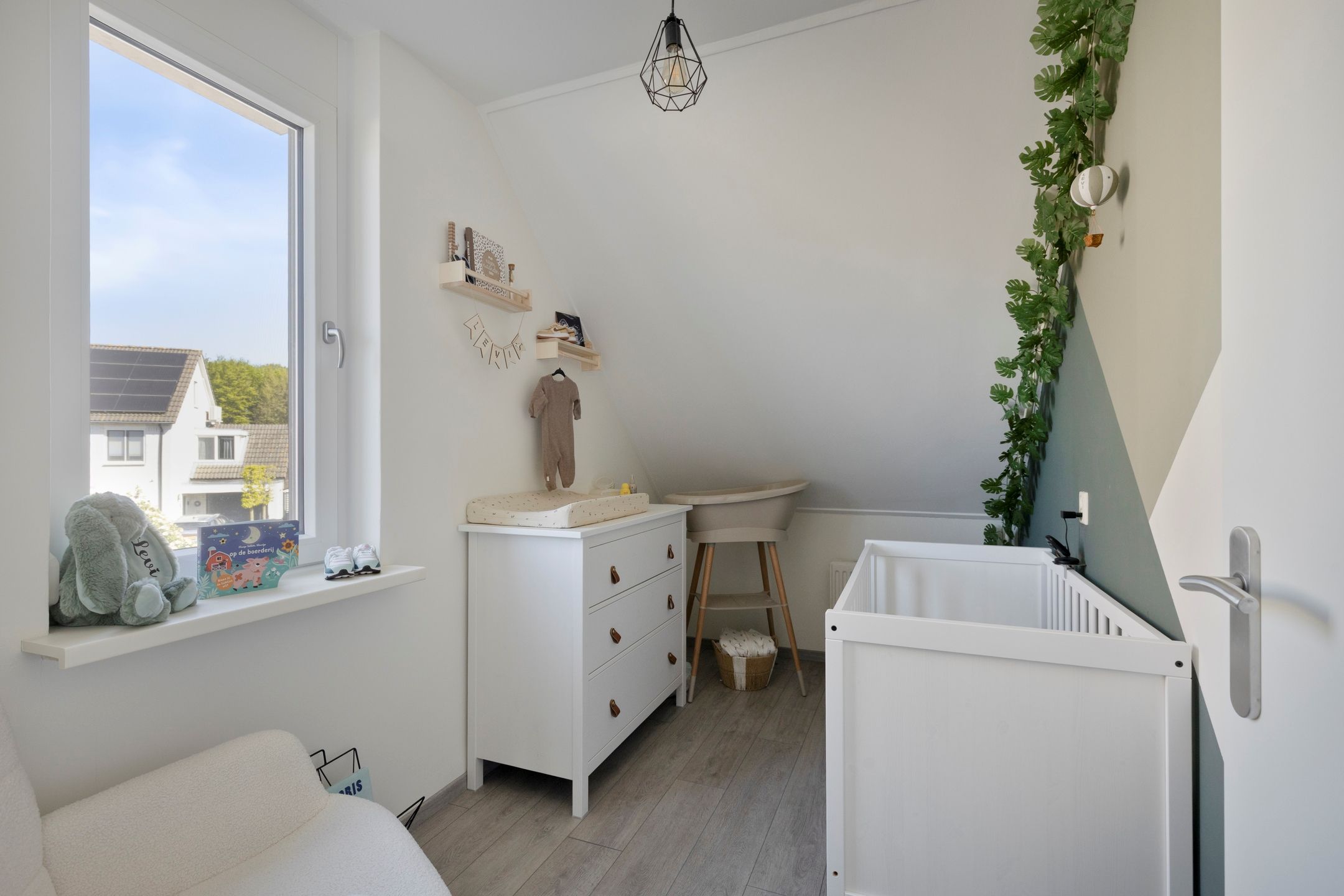 Photo 24 of Groenling 10