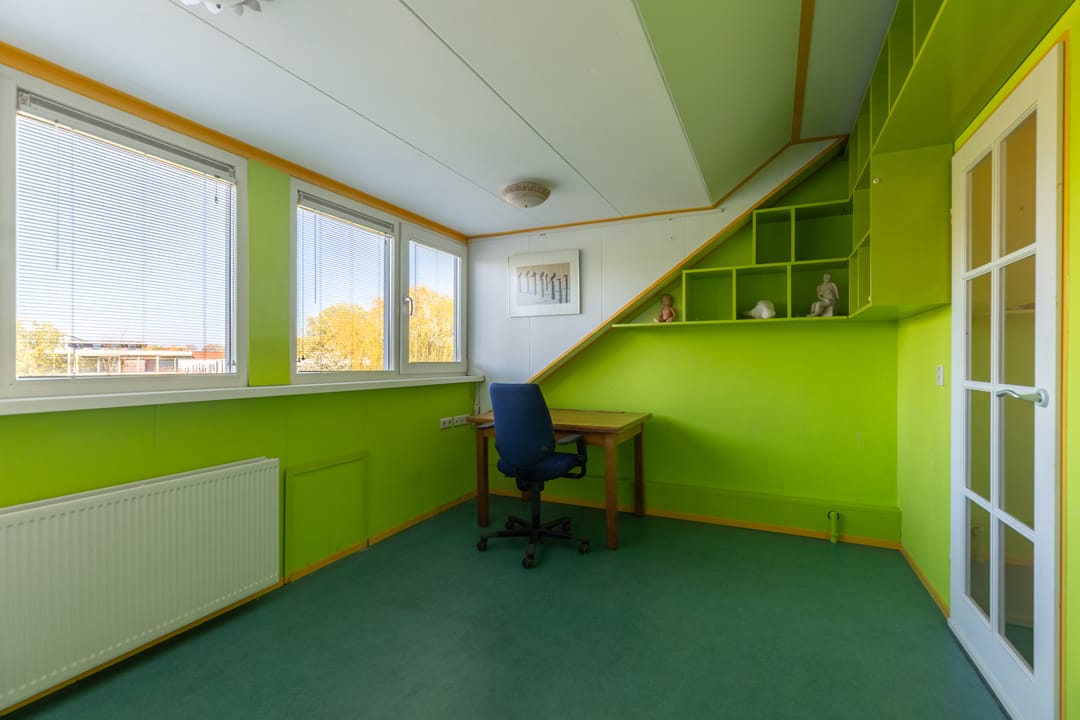 Spacious Family Home with Great Potential in Quiet Alkmaar Location — 32