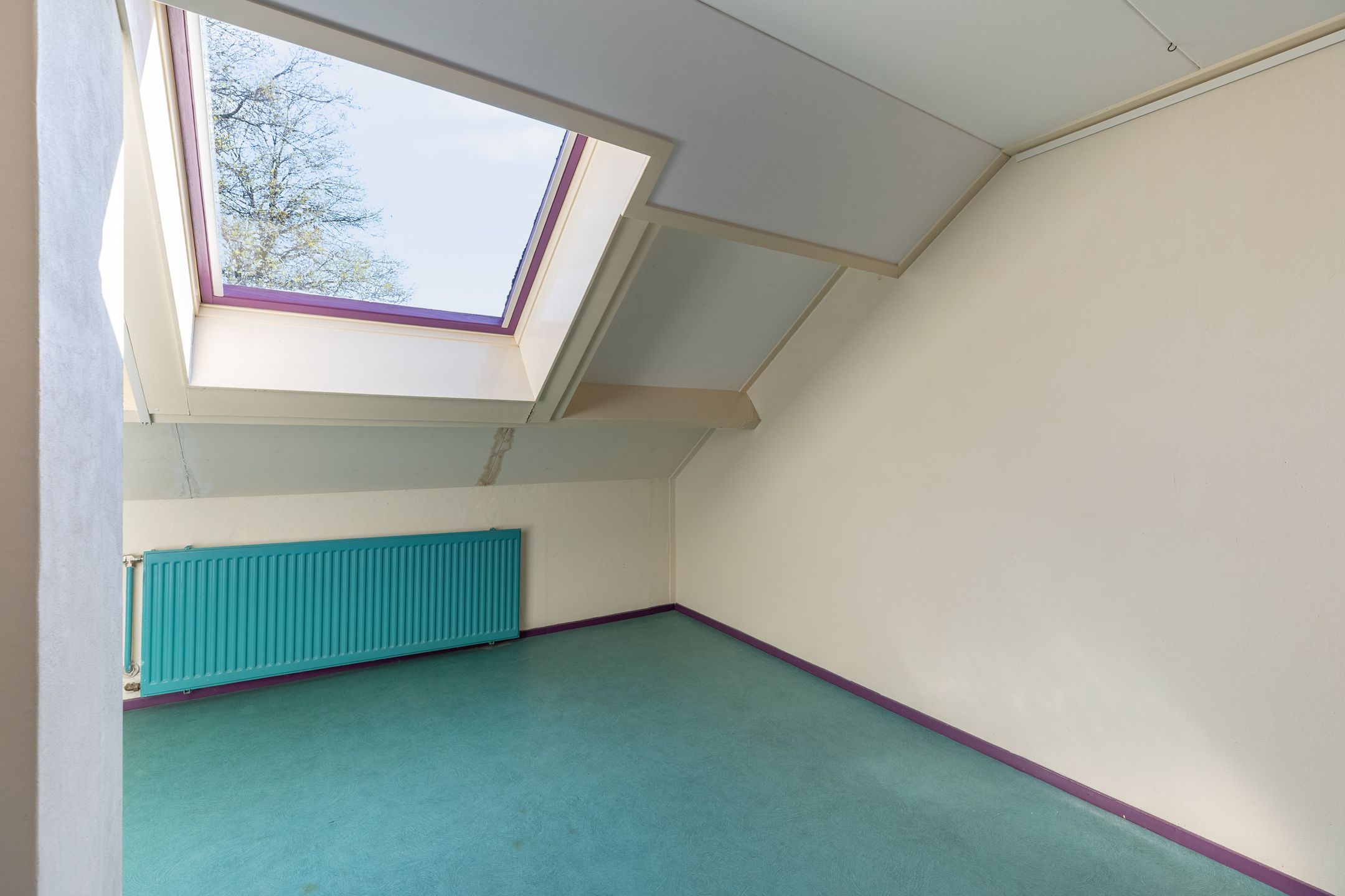 Spacious Family Home with Great Potential in Quiet Alkmaar Location — 27