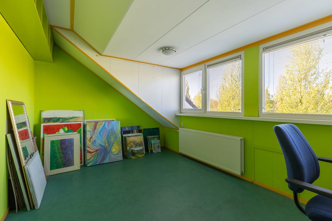 Spacious Family Home with Great Potential in Quiet Alkmaar Location — 31