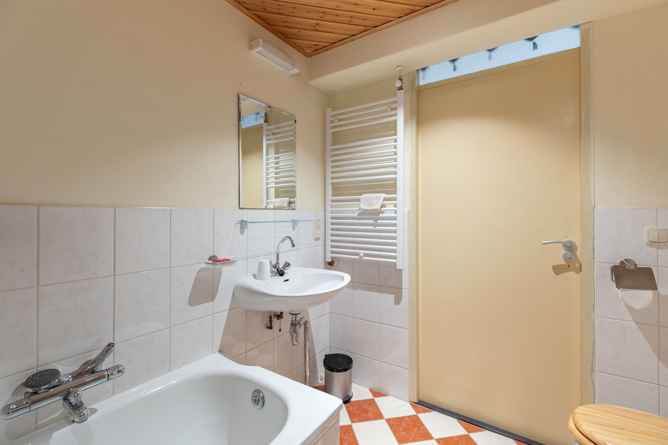 Spacious Family Home with Great Potential in Quiet Alkmaar Location — 21
