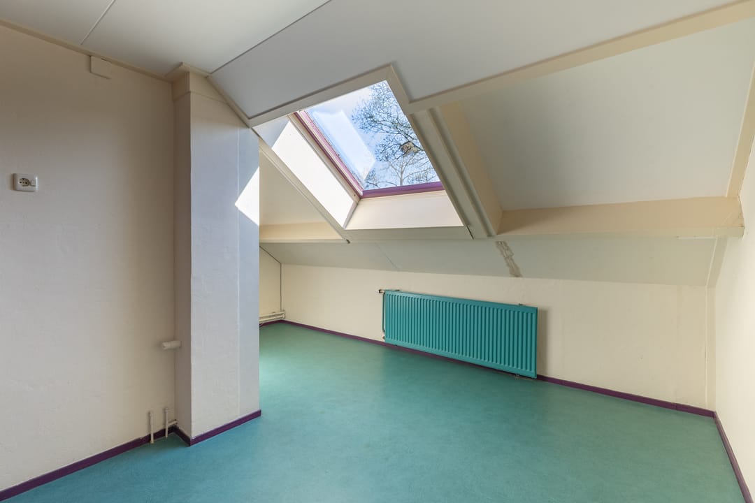 Spacious Family Home with Great Potential in Quiet Alkmaar Location — 28