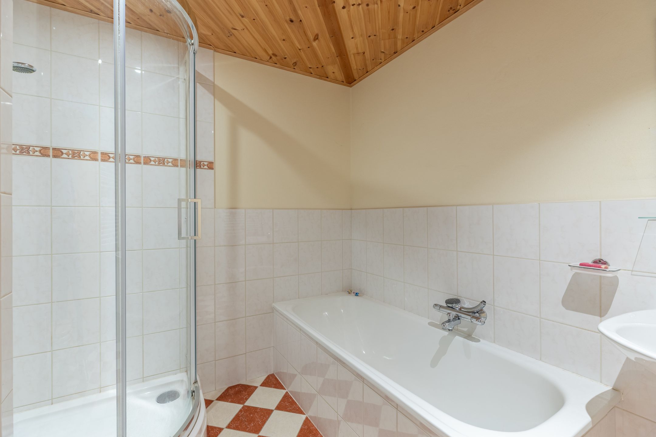Spacious Family Home with Great Potential in Quiet Alkmaar Location — 18