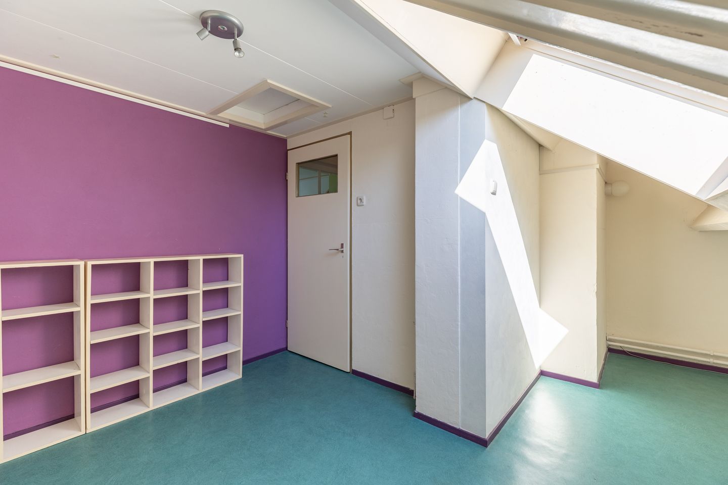 Spacious Family Home with Great Potential in Quiet Alkmaar Location — 29