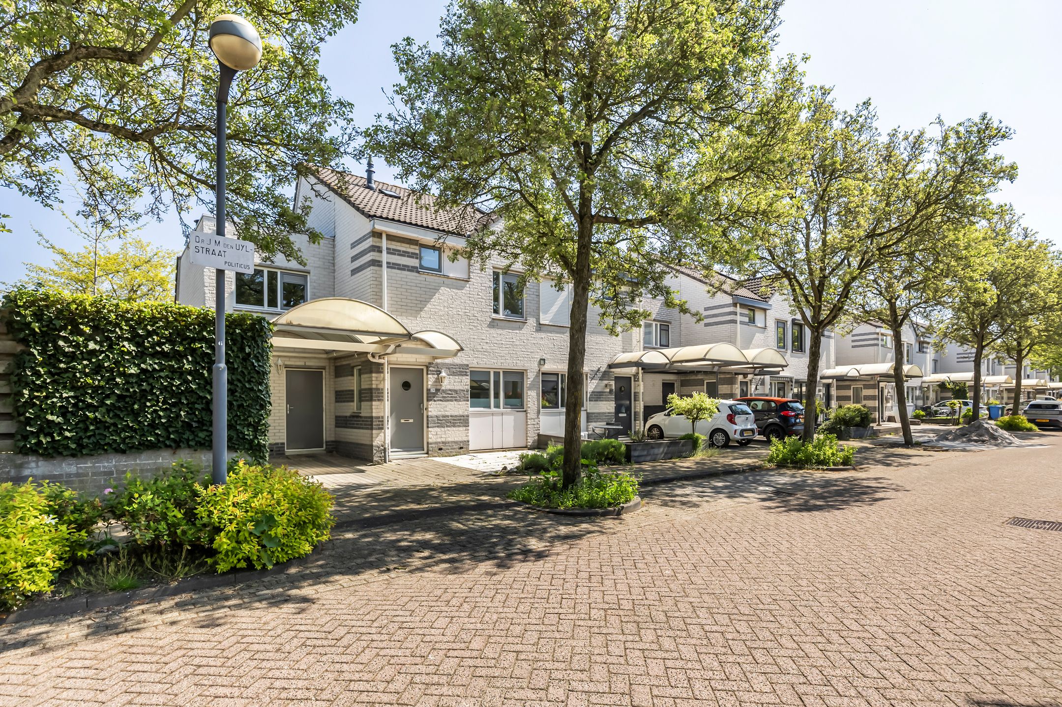 Dr. J.M. den Uylstraat 24