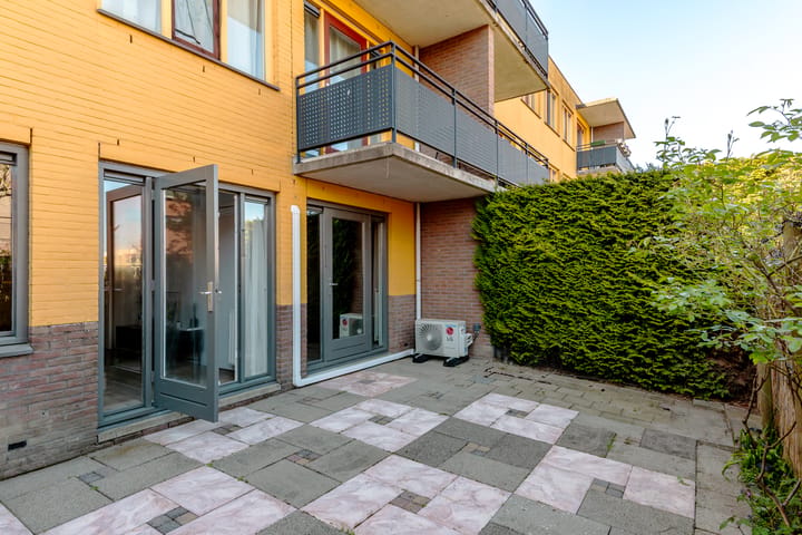 Photo 4 of Scharlakenstraat 45