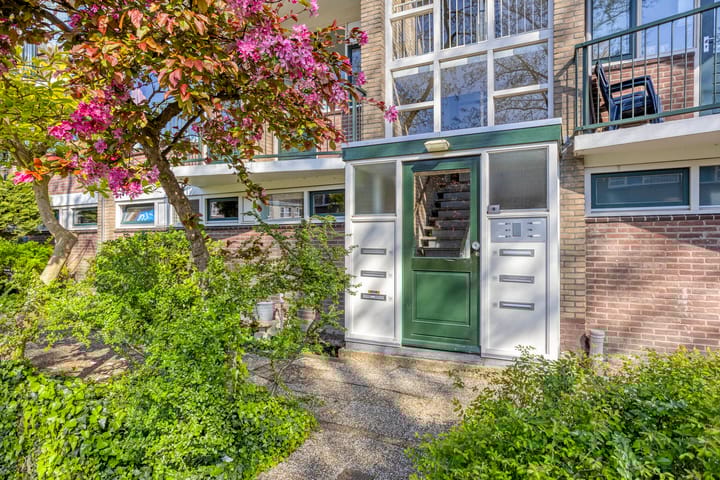 Photo 2 of Zwaluwstraat 38