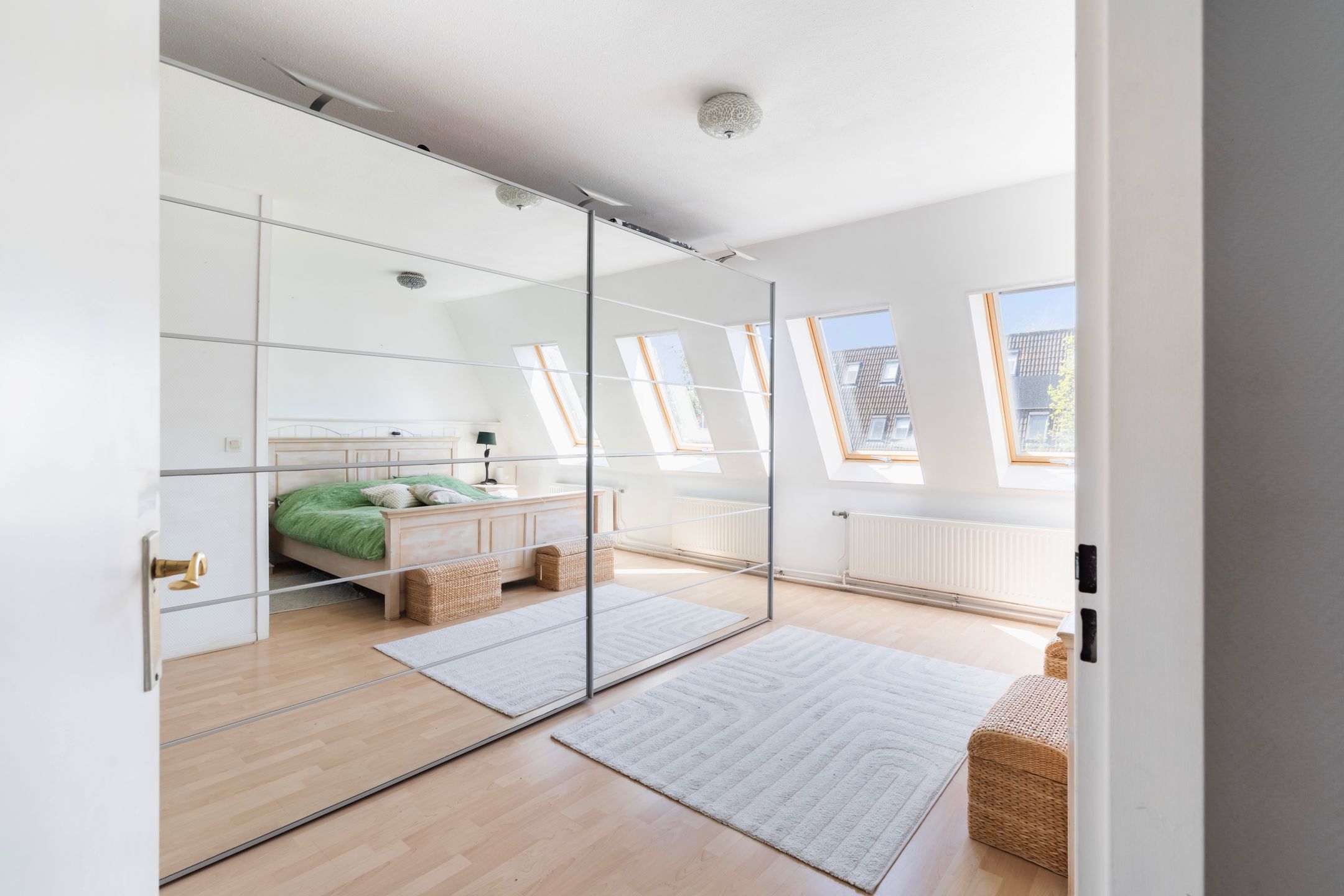 Foto 33 van Adriaan Roland Holststraat 25